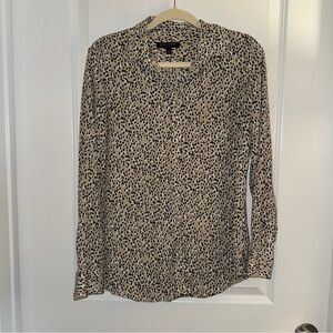 Banana Republic Black and Cream Button Down Shirt Fitted Notched Collar